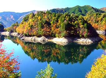 岩屋ダム（東仙峡金山湖）